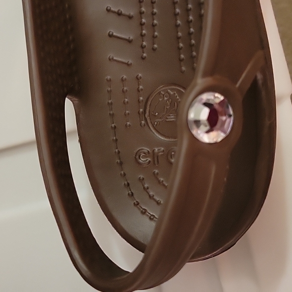 Brown dress Crocs with gemstone detail women's size 9 never worn - Picture 7 of 12